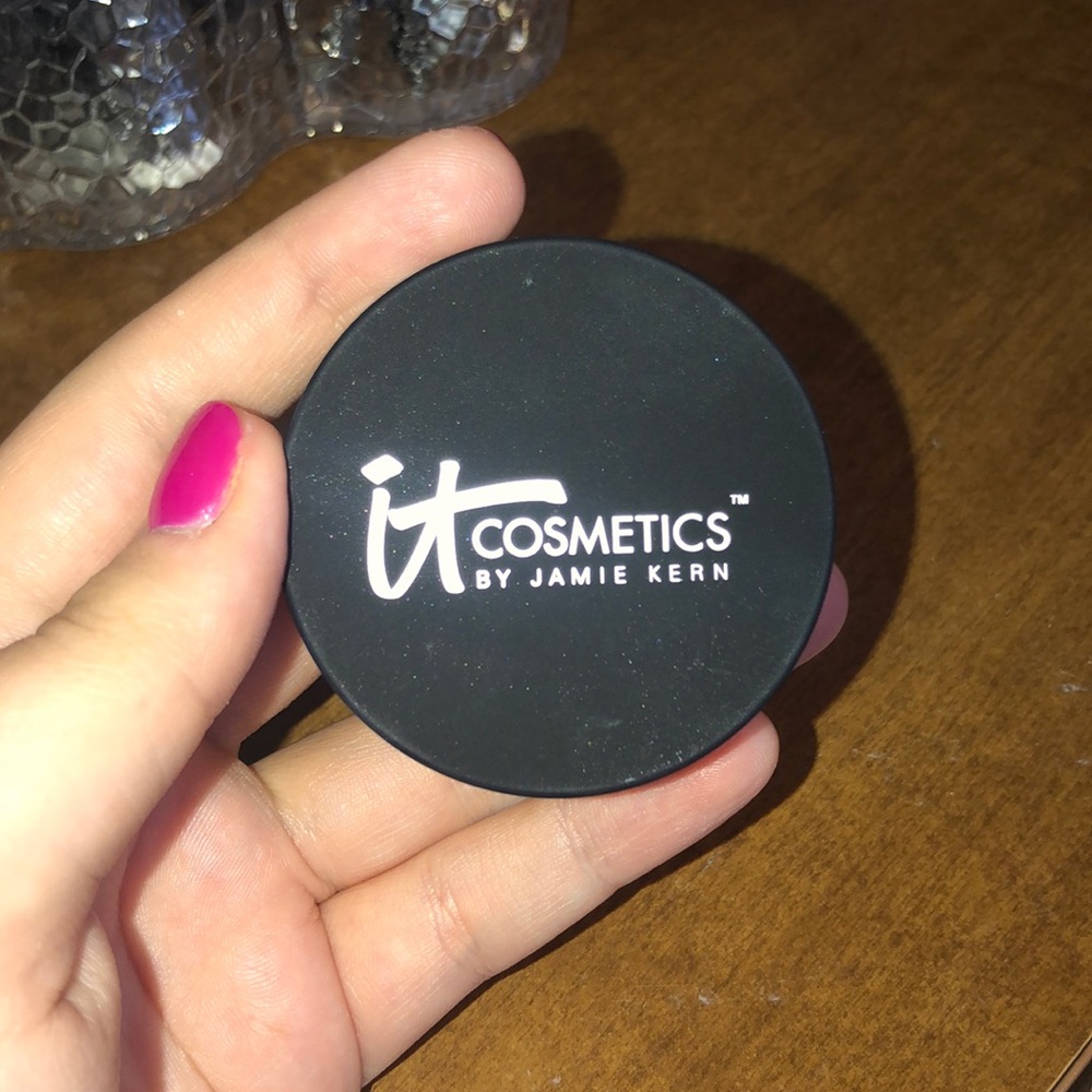 It cosmetics HD Illuminizer powder